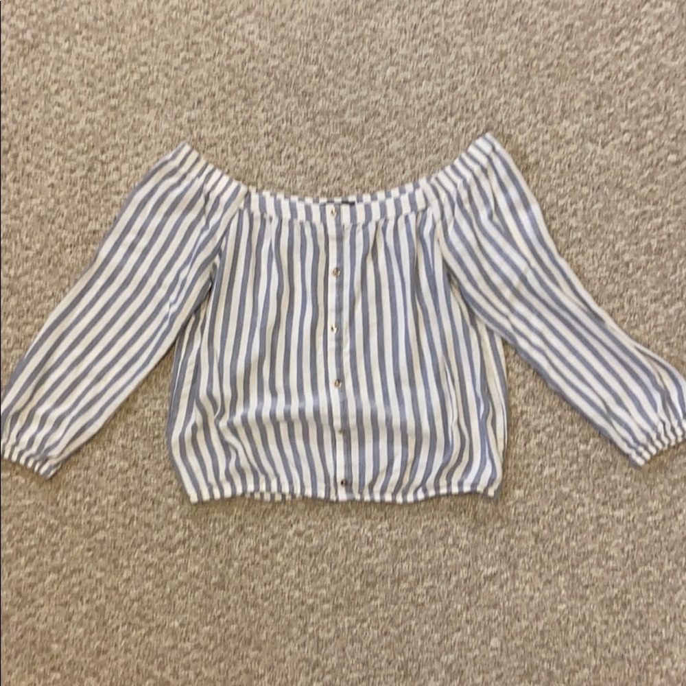 Off the shoulder cropped blouse